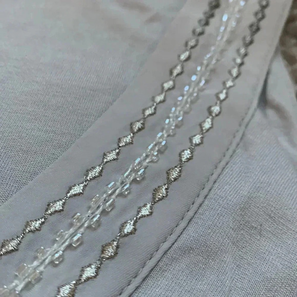 White House Black Market tank top with ruffles and details on the neckline - Picture 3 of 4